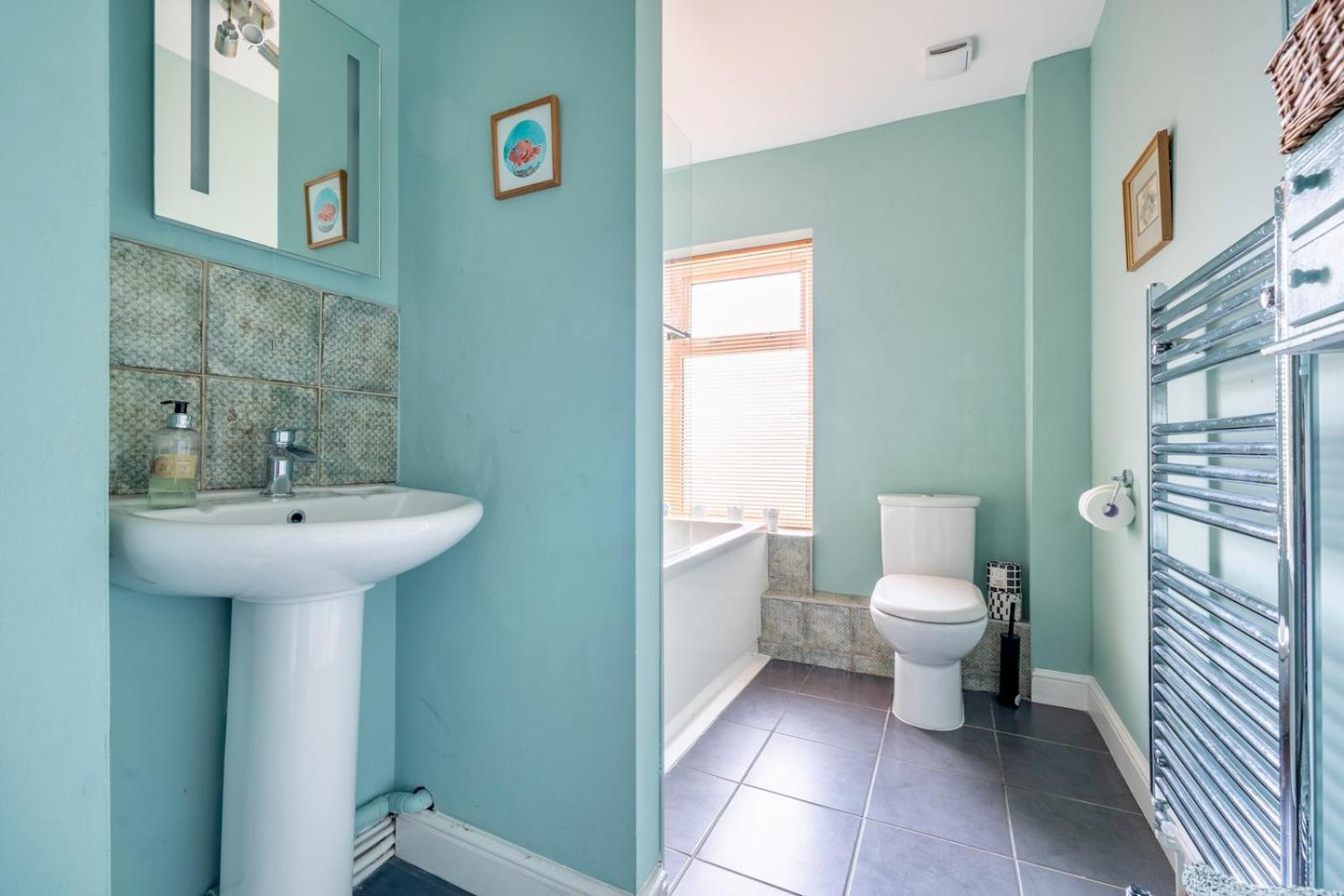 Chic 2-Bedroom Townhouse In Vibrant Abergavenny Exterior foto